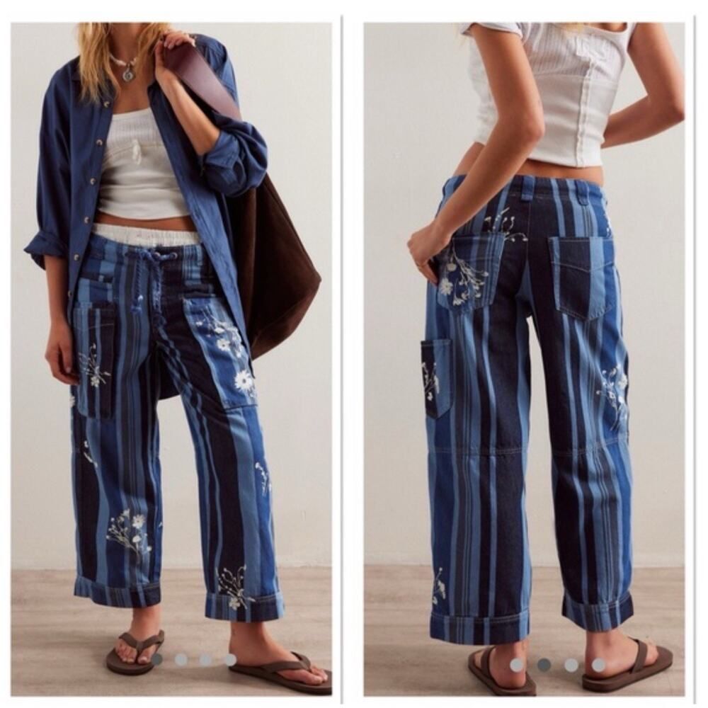 Free People We The Free Crove Crop Pull On Jeans Size X-Large Blue Striped